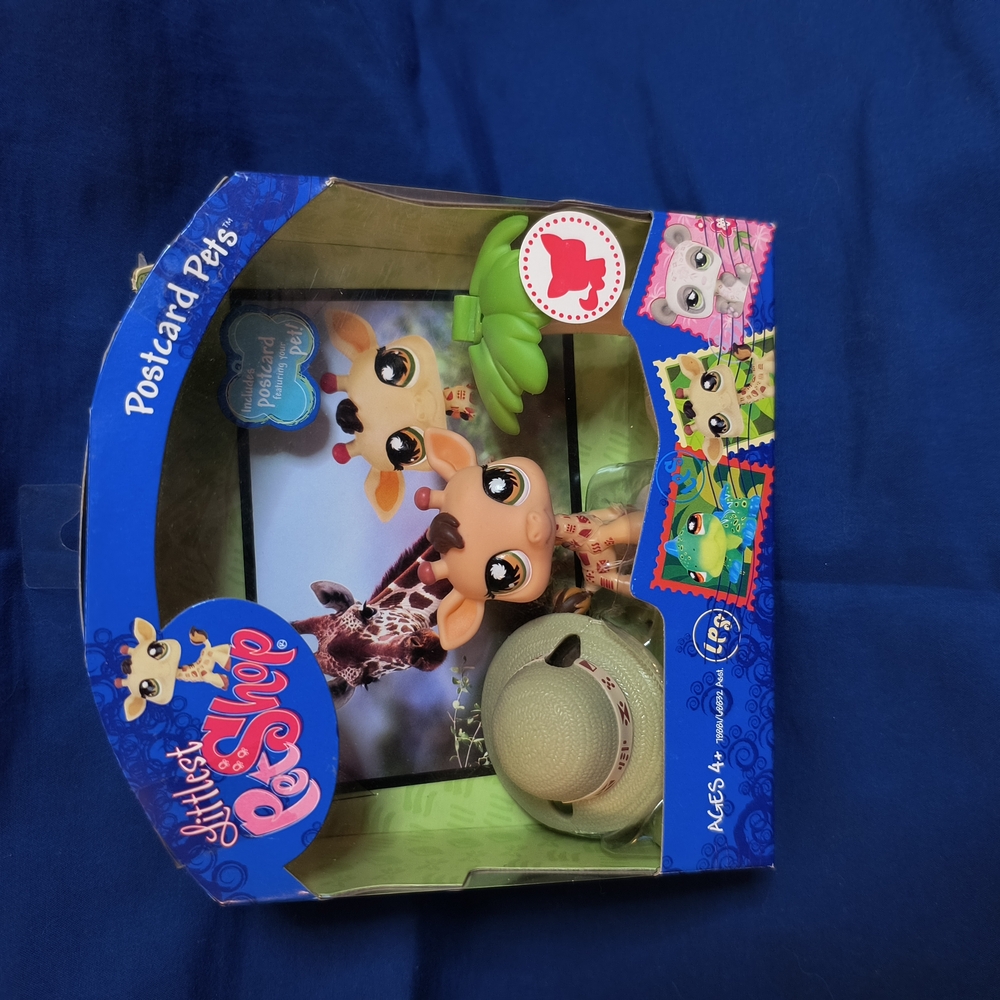 Littlest Pet Shop Giraffe Toy Set - Green and Brown